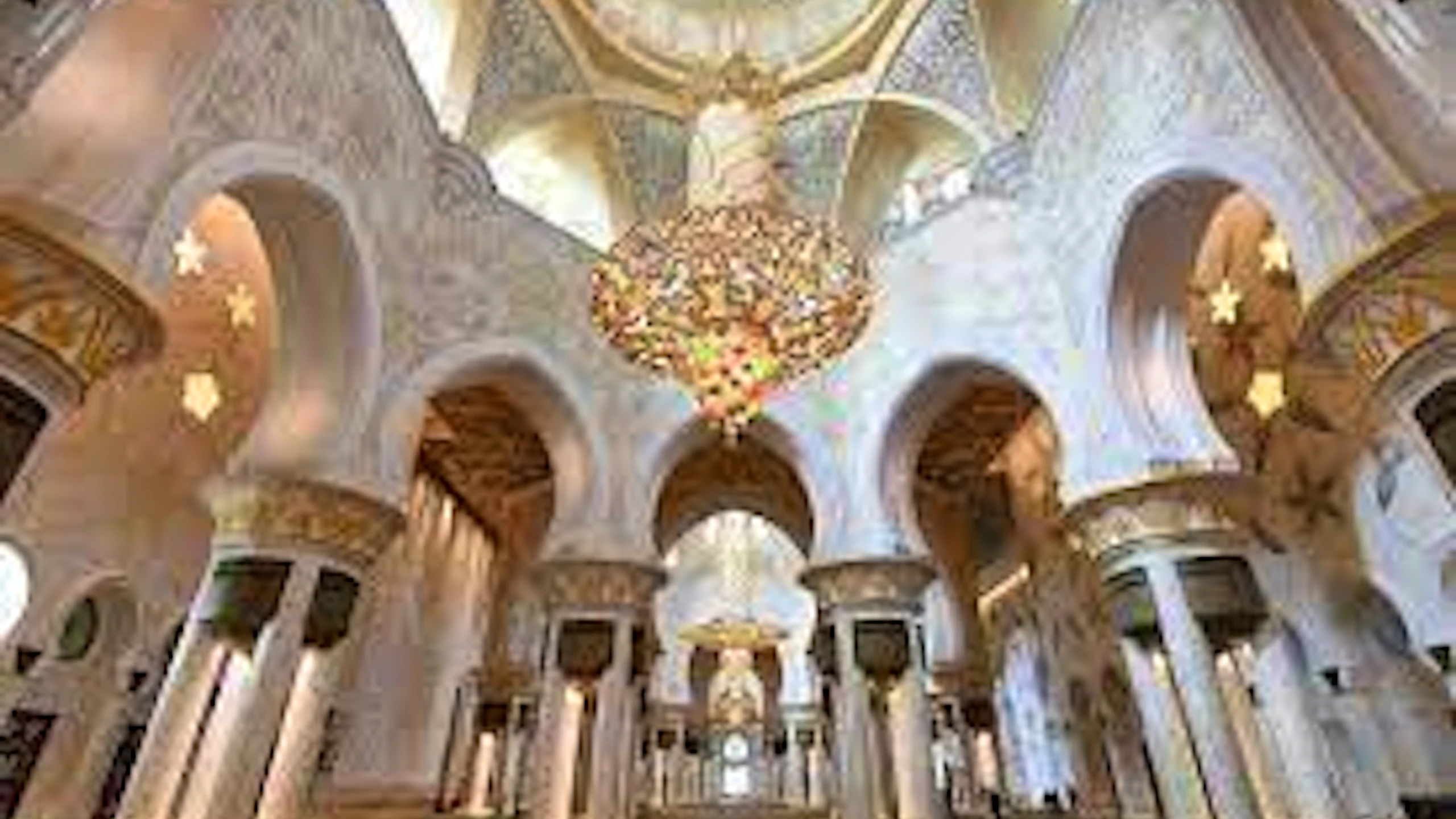 Abu Dhabi City Tour with Louvre Museum with Lunch Location