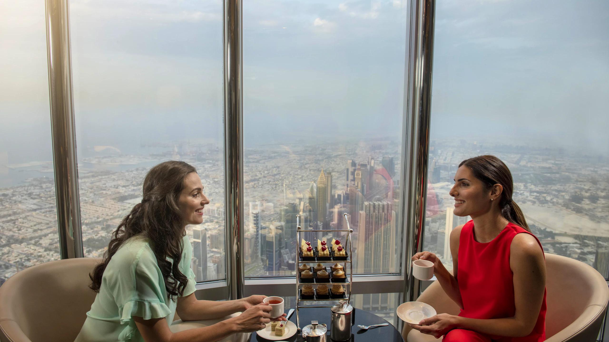 Burj Khalifa : The Lounge 152 ,153 and 154 Floor Ticket
