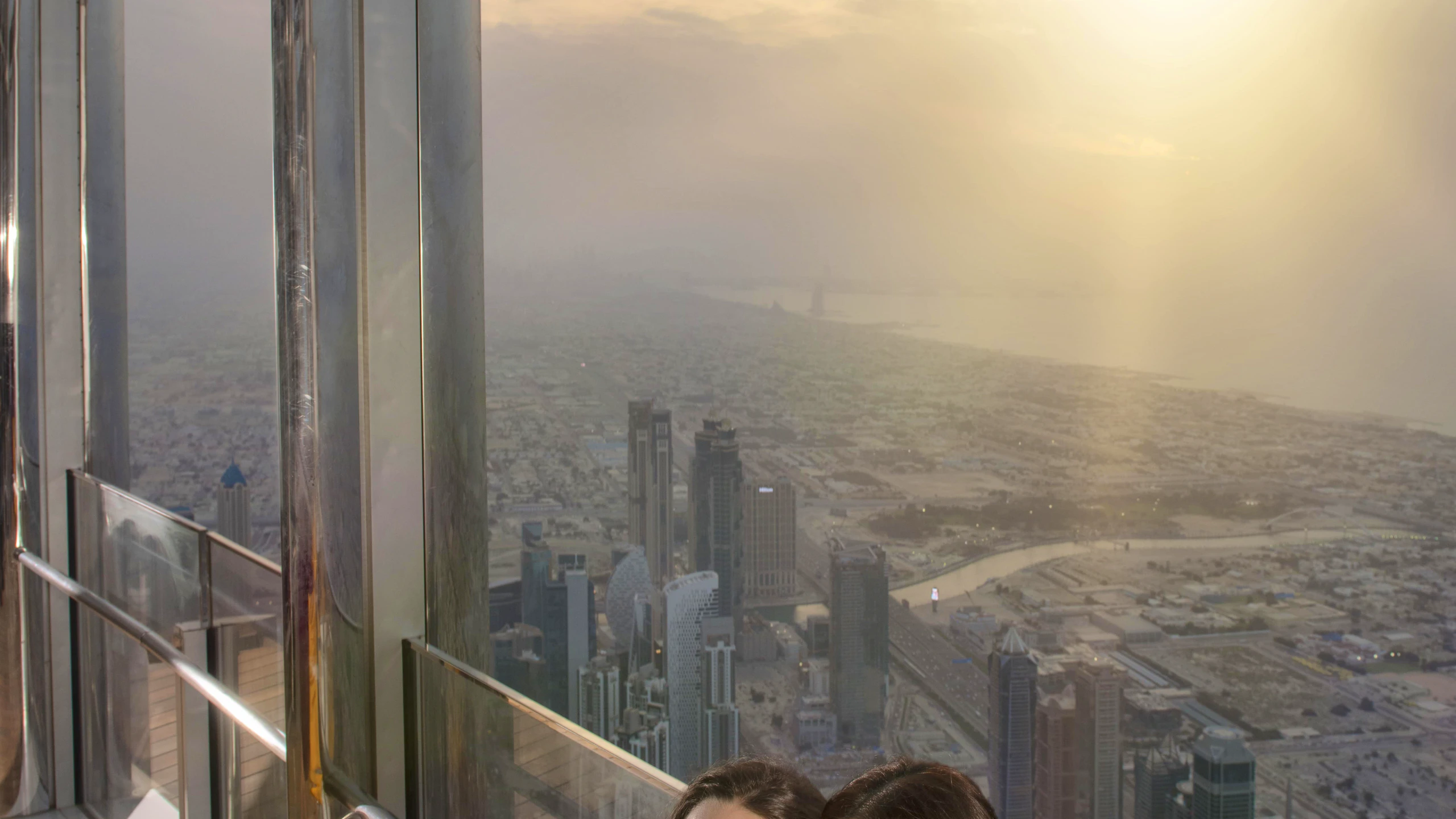 Burj Khalifa : The Lounge 152 ,153 and 154 Floor Thrillark