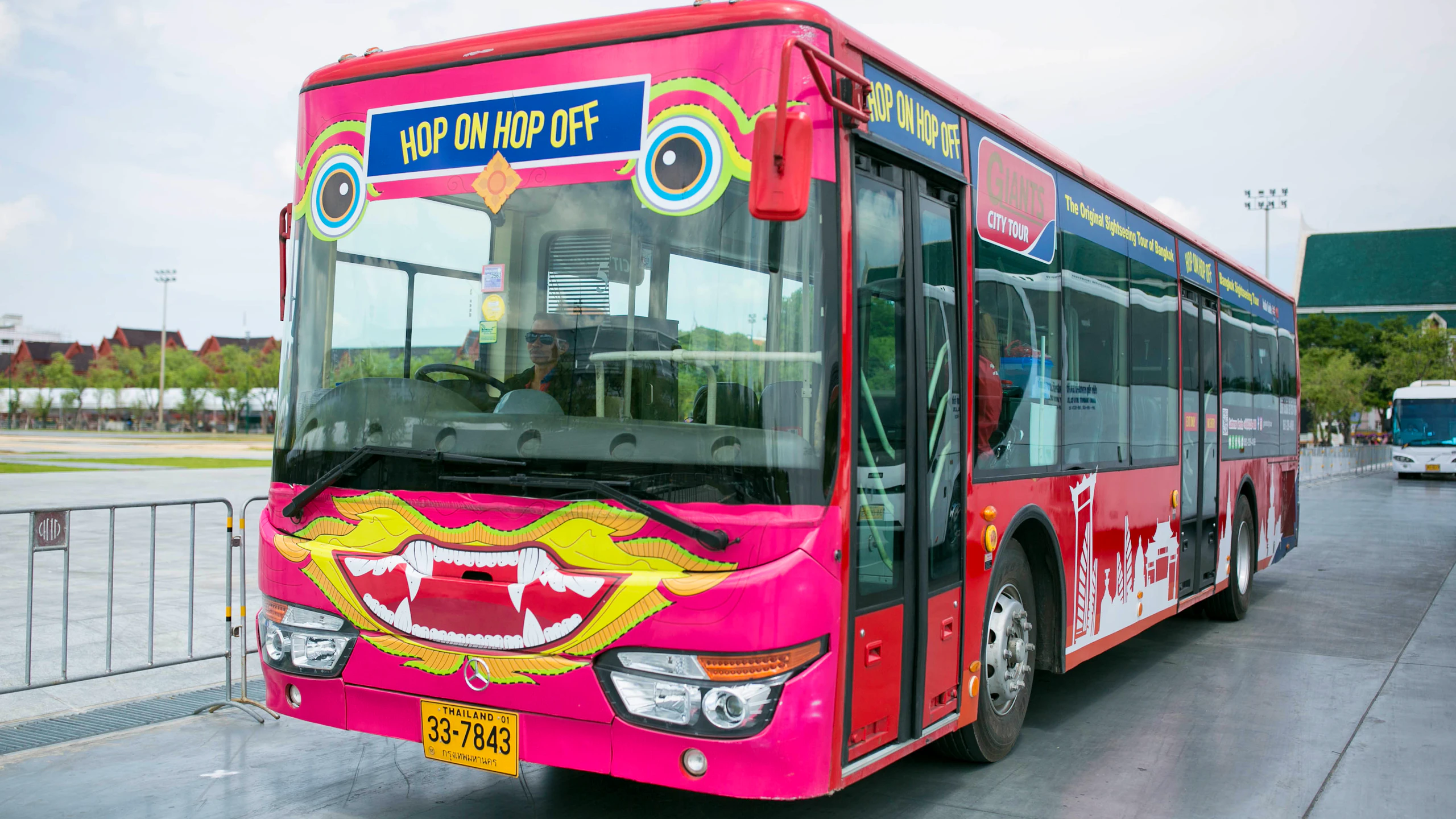 Hop on Hop off Bus Bangkok By Giants City Tour Discount