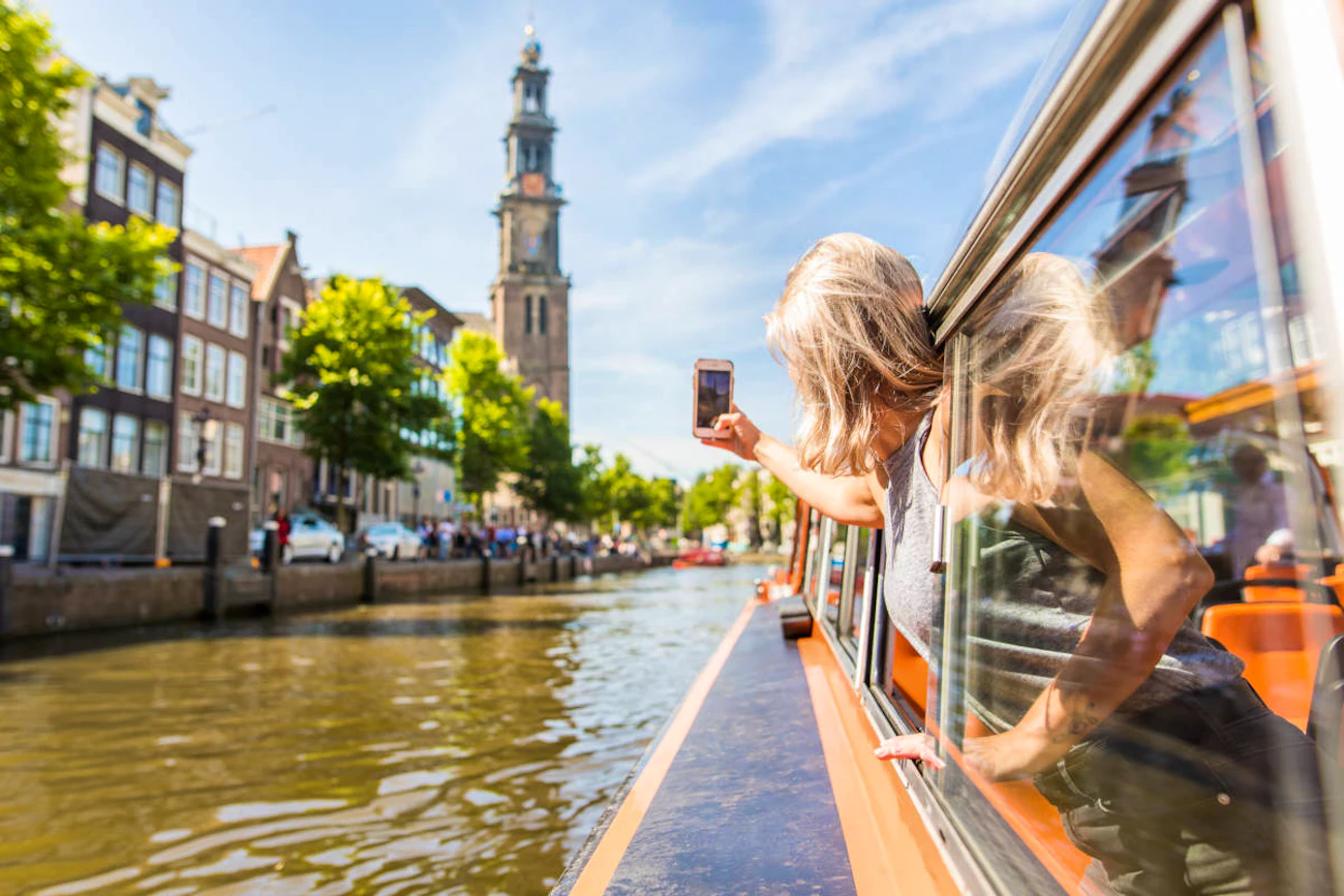Amsterdam Canal Cruise Location