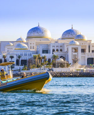 Yellow Boat Abu Dhabi - Corniche Tour