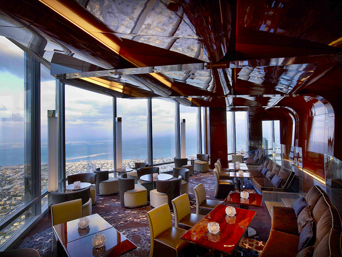 Dine experience at Burj Khalifa - Atmosphere with Discover Dubai by Night Category
