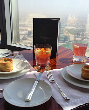 Dubai Private Night Tour with Burj Khalifa Dining Experience