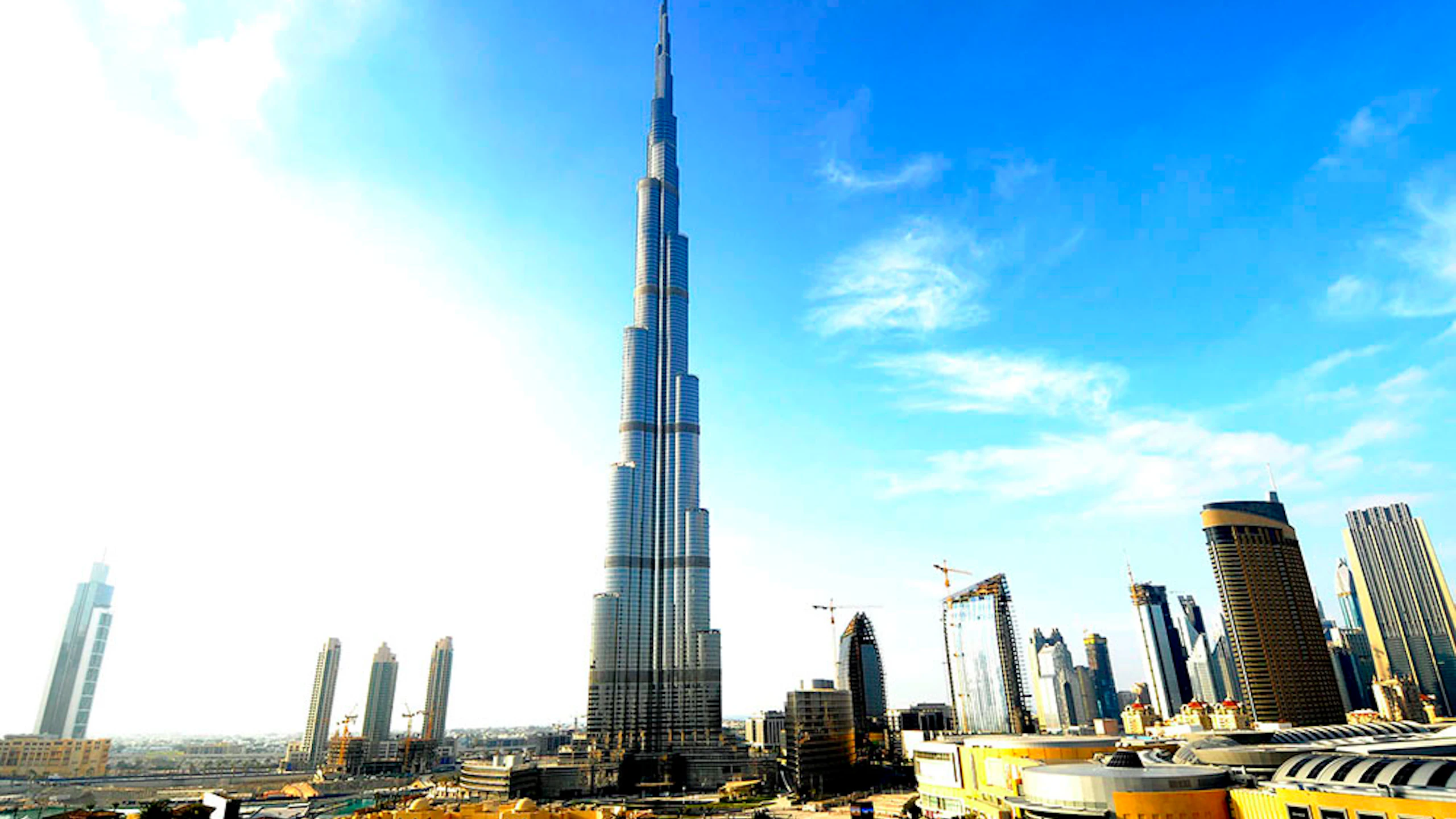 Dine experience at Burj Khalifa - Atmosphere with Discover Dubai by Night Thrillark