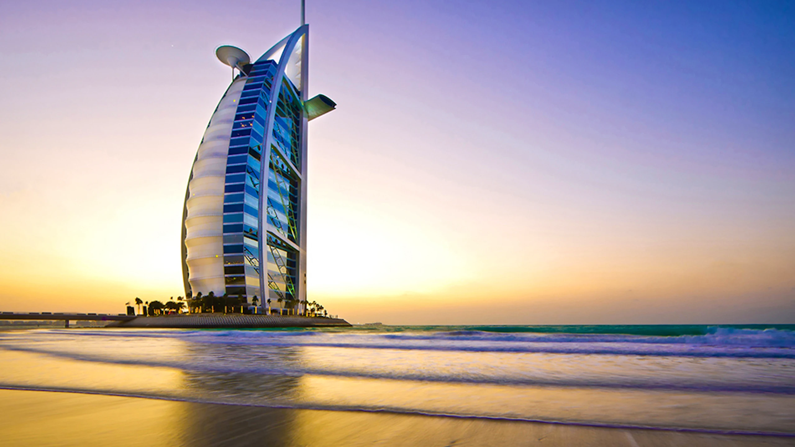 Discover Dubai by night and dine at Burj Al Arab-Al Iwan Discount