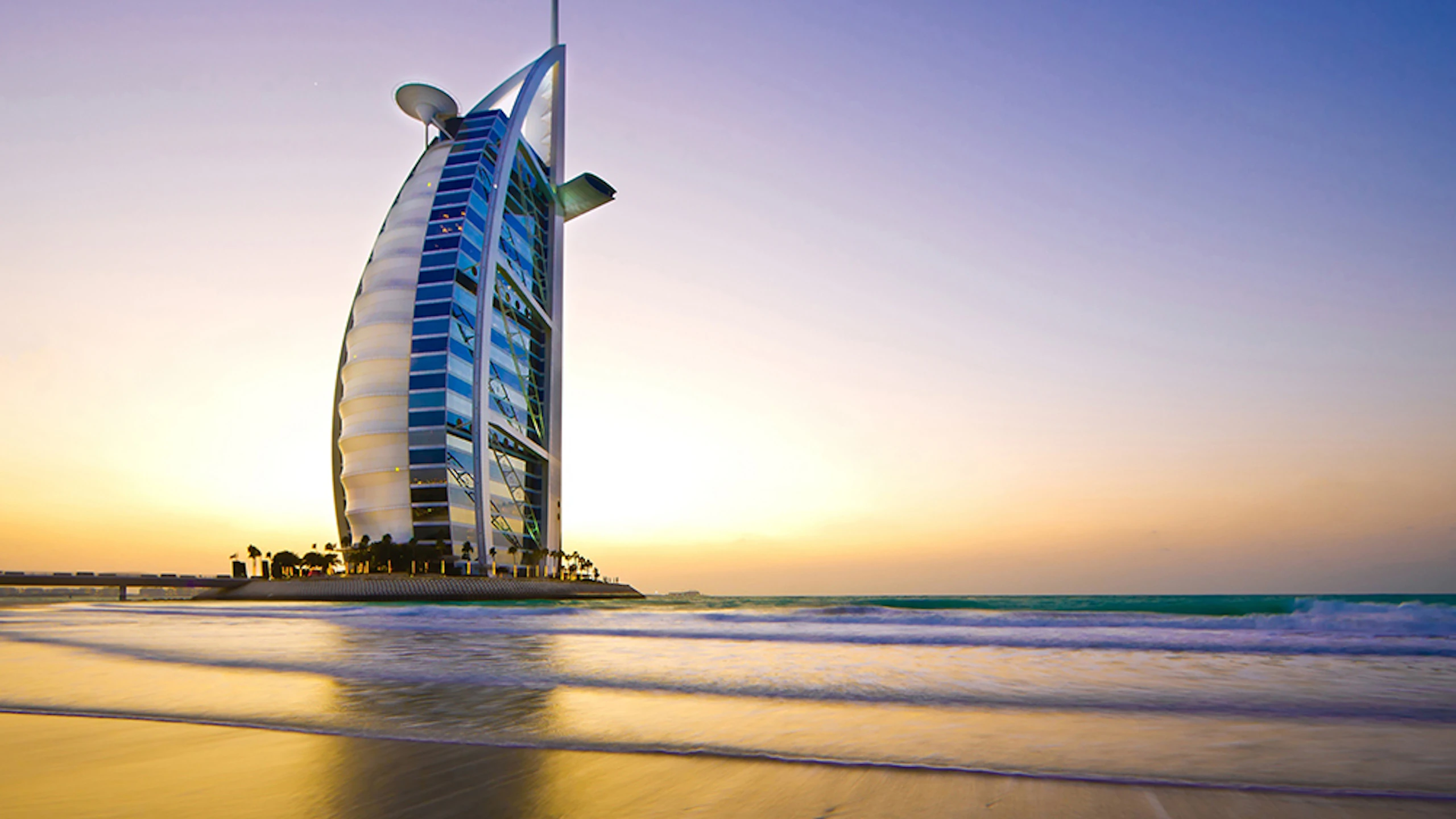 Discover Dubai by night and dine at Burj Al Arab-Al Iwan Discount