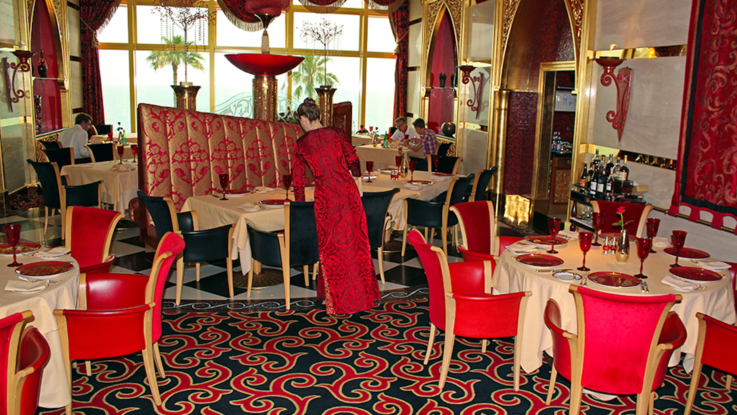 Discover Dubai by night and dine at Burj Al Arab-Al Iwan Price