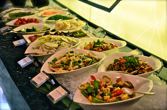 Discover Dubai by night and dine at Burj Al Arab-Al Iwan Location
