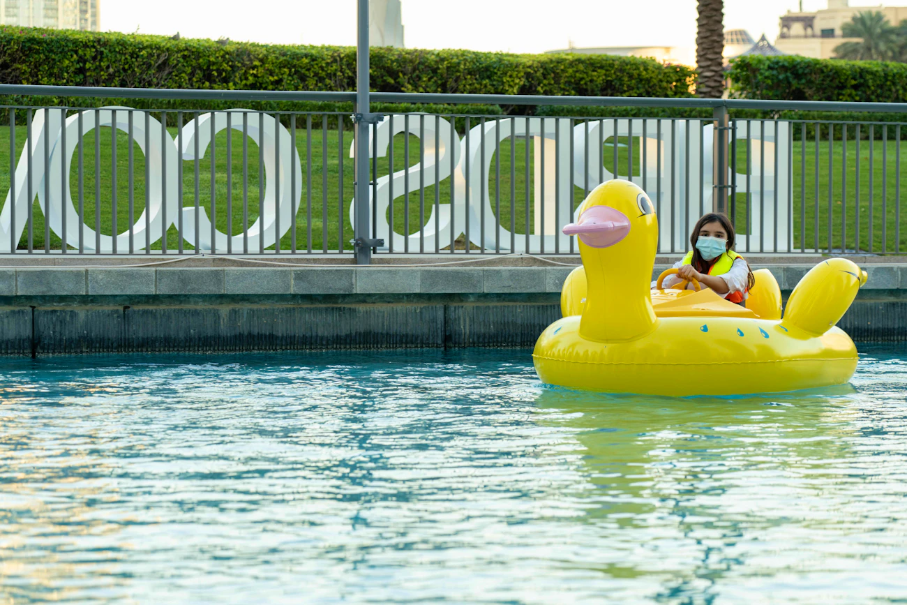 Dubai Fountain Flamingos Boat Experience Ticket
