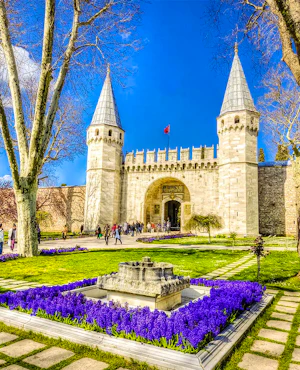 Topkapı Palace: Entry Ticket with Guided Tour
