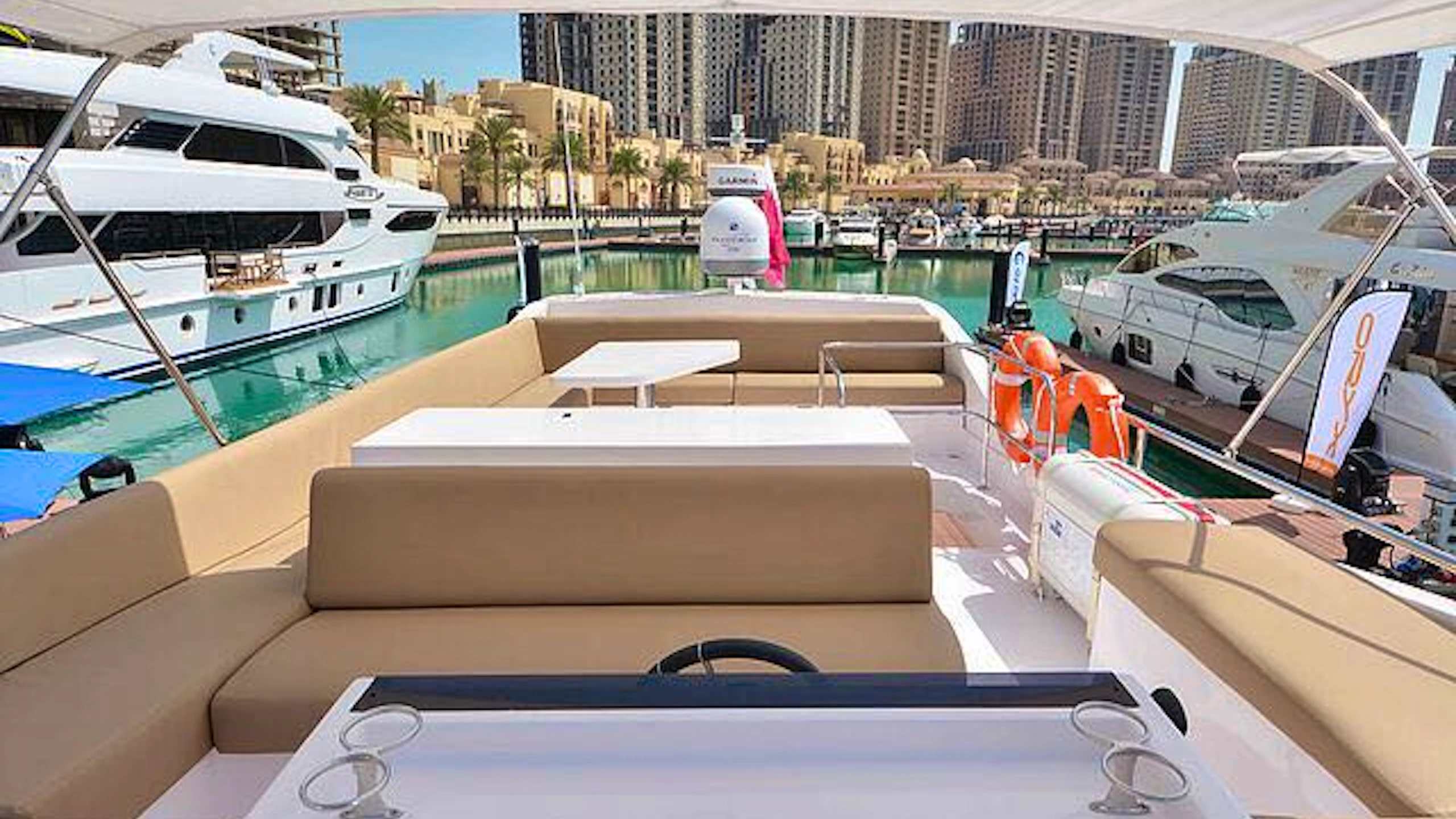Dubai Private Yacht: 48 Feet Location