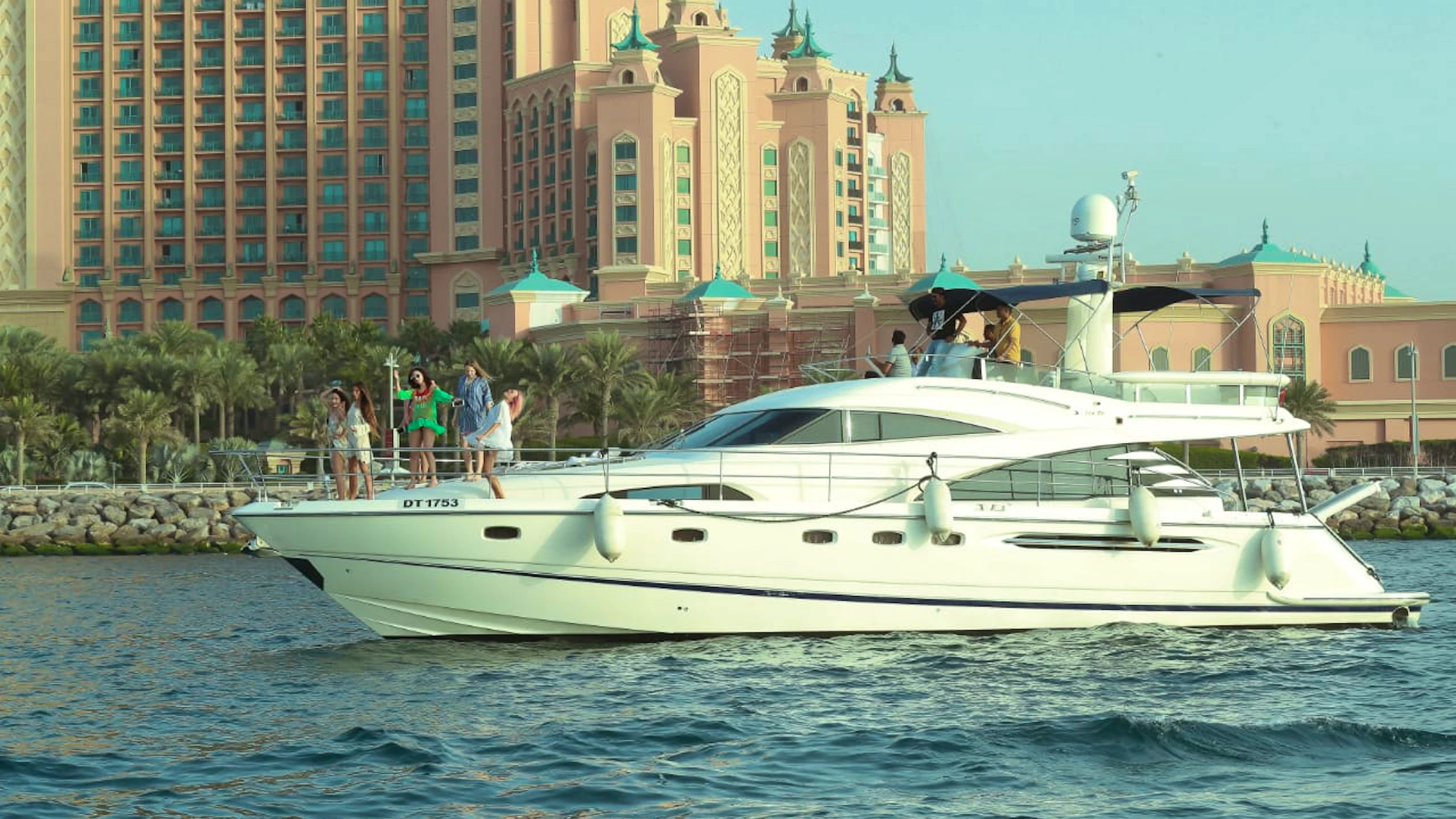 Dubai Private Yacht: 65 Feet