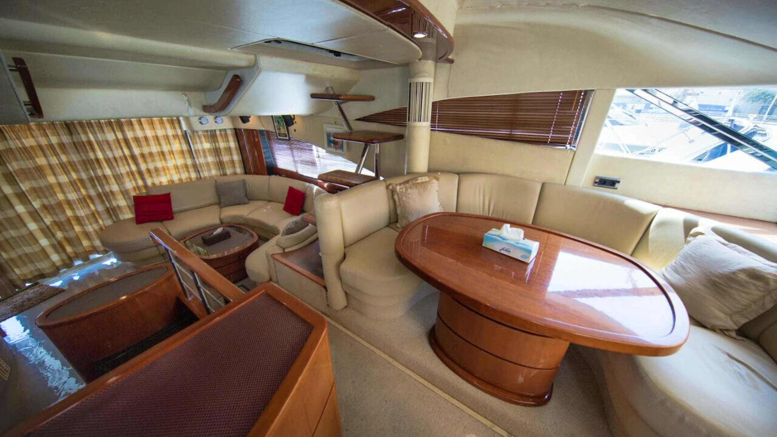 Dubai Private Yacht: 65 Feet Thrillark