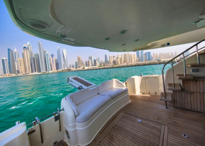 Dubai Private Yacht: 65 Feet Location