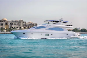 Dubai Private Yacht: 88 Feet