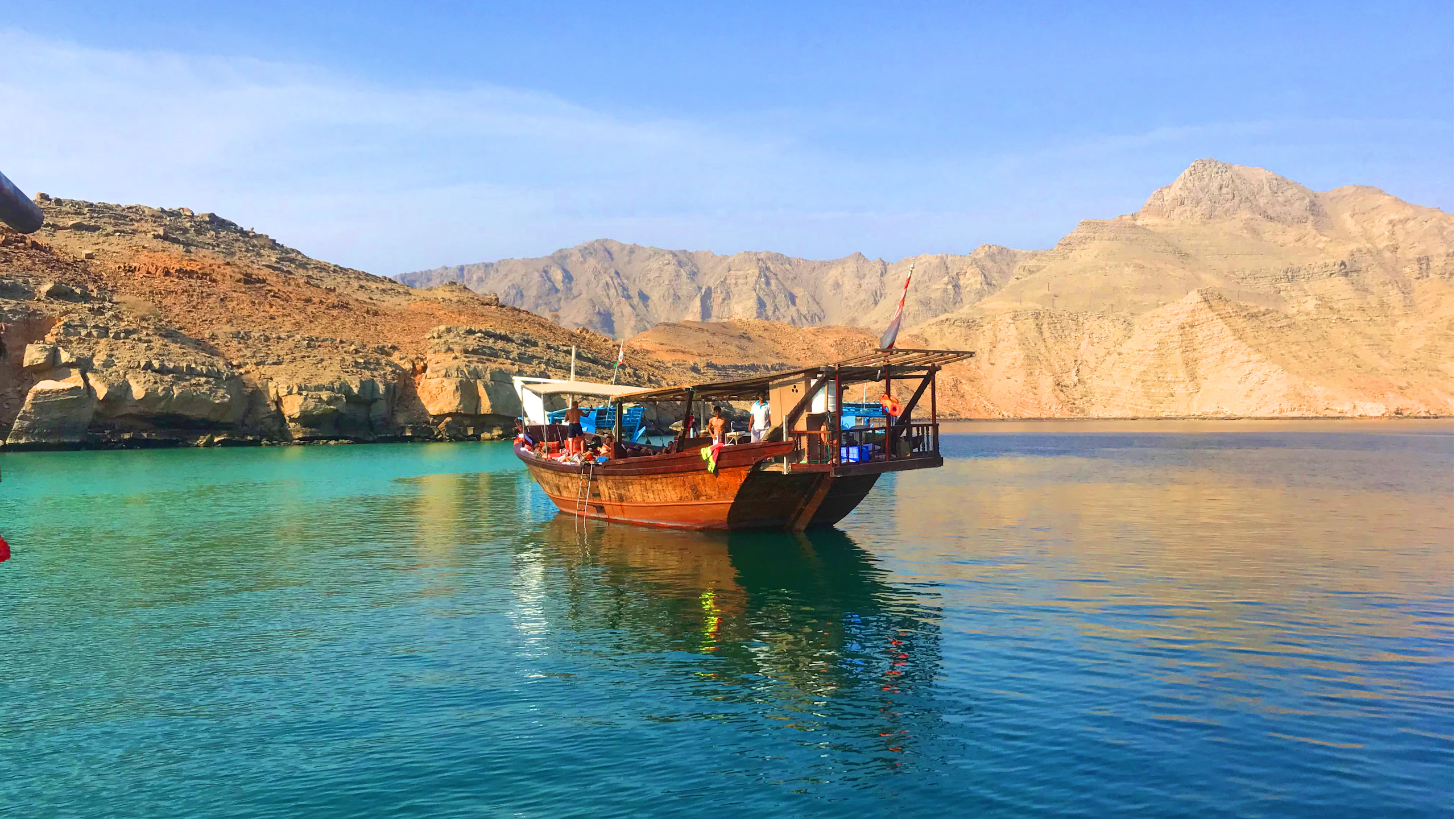 To Khasab: Full Day Trip with Dhow Cruise & Dolphin Watching