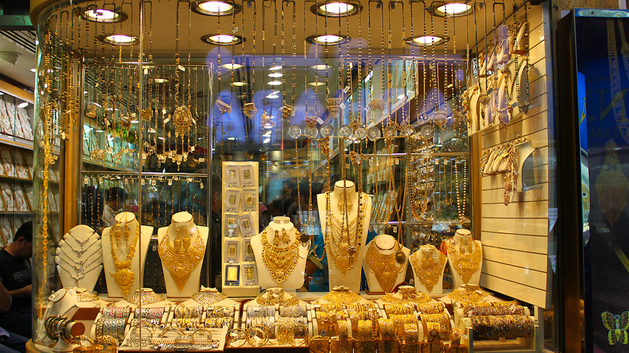 Traditional Dubai Shopping Tour 