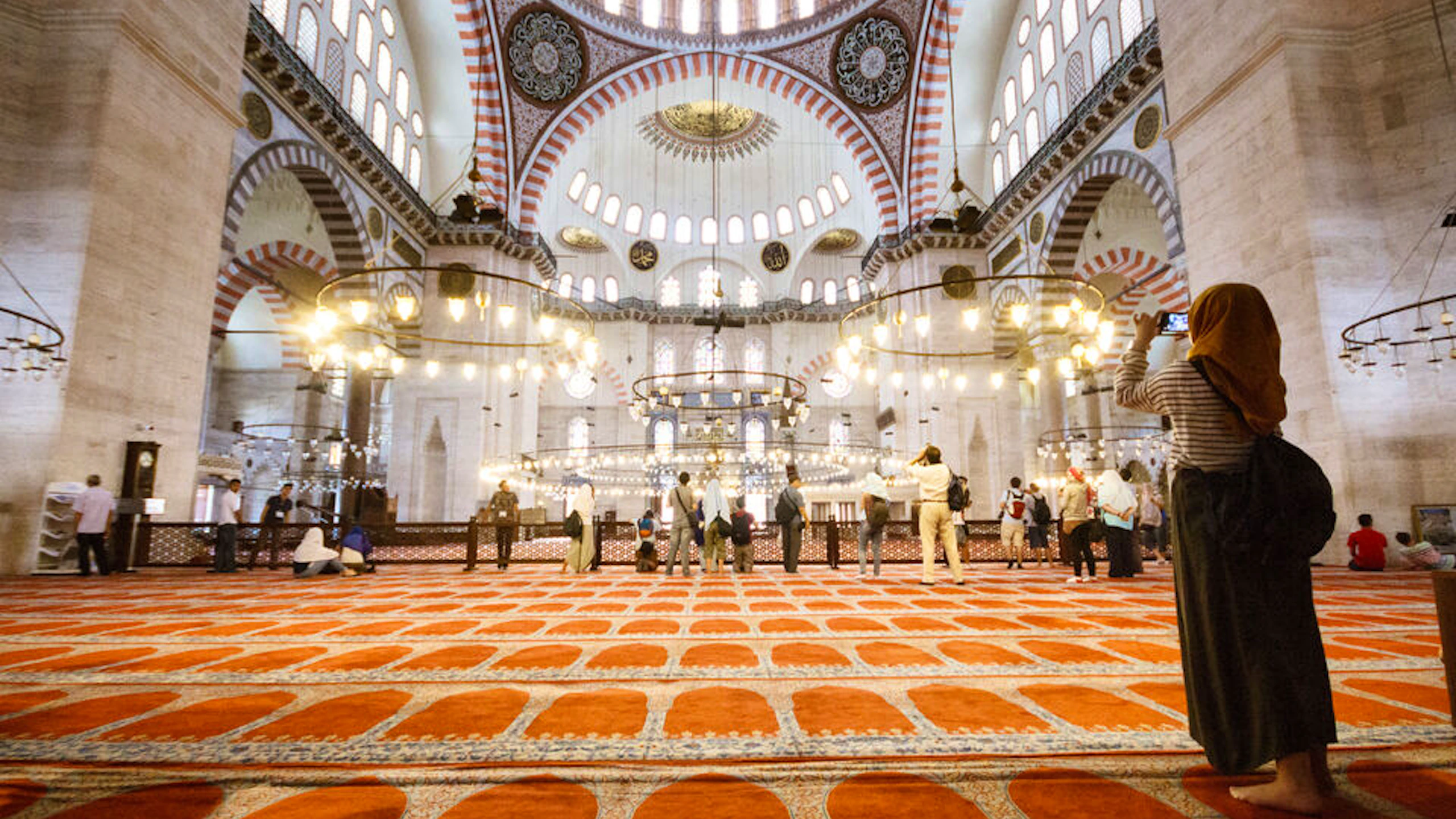 Secrets of Istanbul: 5-Hour Walking Tour with Lunch