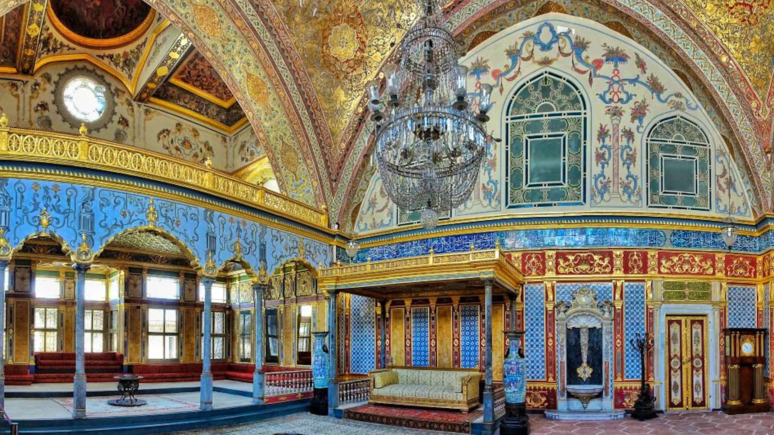 Istanbul: Ottoman and Byzantine Relics Tour with Lunch