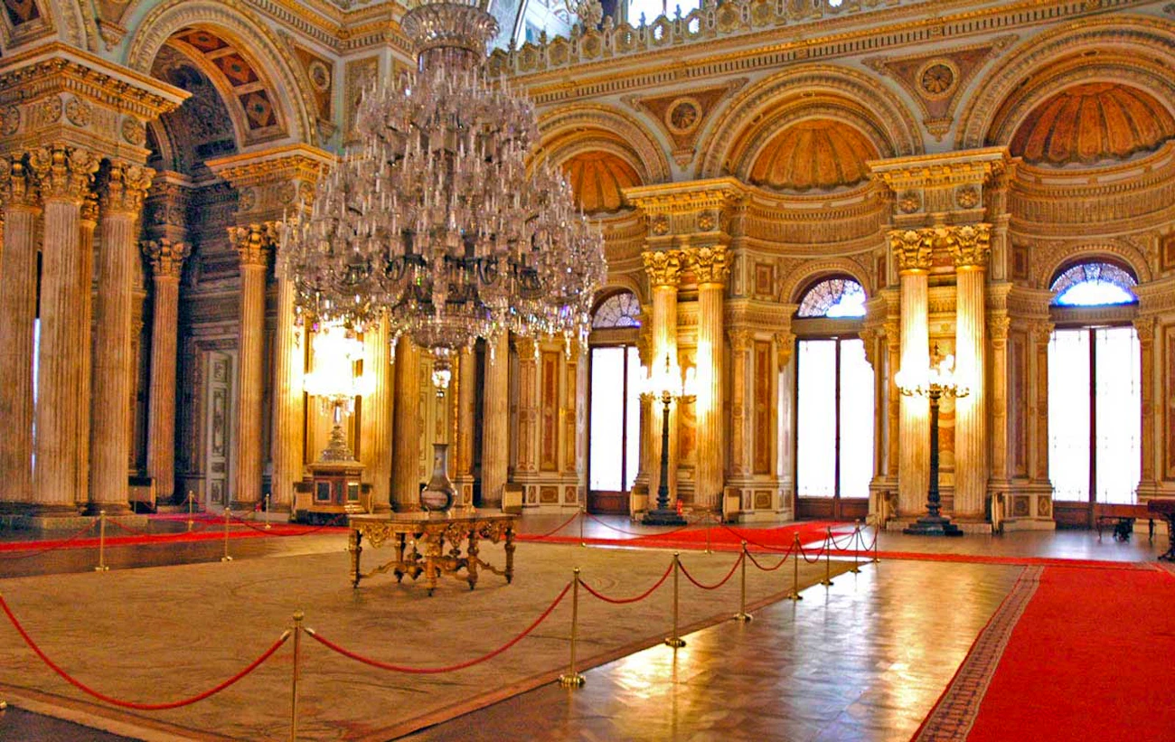 Dolmabahçe Palace and Topkapı Palace Tour with Tickets Discount