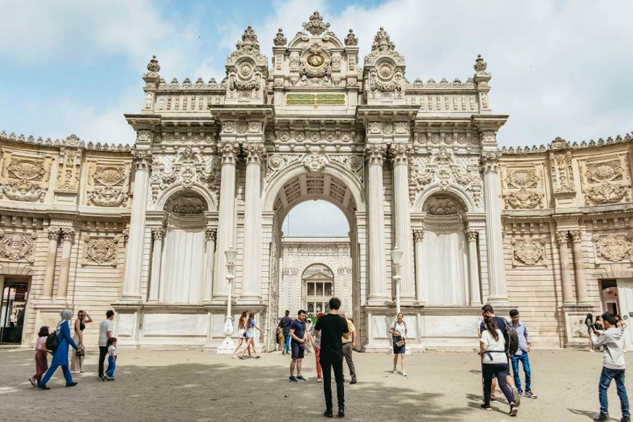 Dolmabahce Palace Tickets with Highlights Tour & Audio Guide Discount