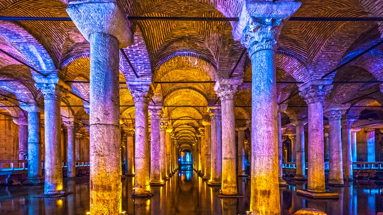 Istanbul VIP Tour Combo : Hagia Sophia, Topkapi Palace and Basilica Cistern Ticket