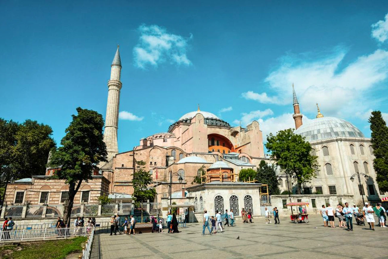 Istanbul VIP Tour Combo : Hagia Sophia, Topkapi Palace and Basilica Cistern Discount