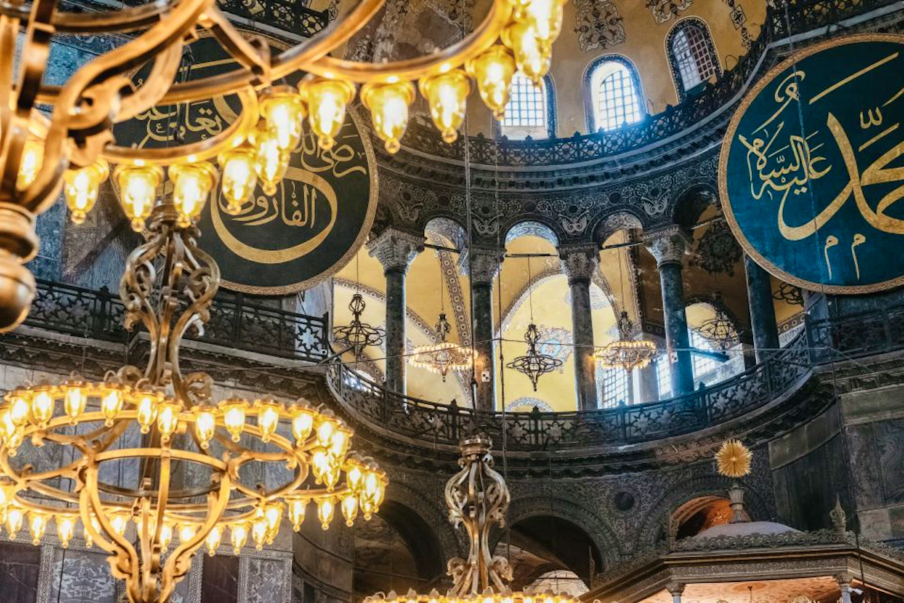 Istanbul Budget Tour Package(Hagia Sophia, Topkapi Palace, Basilica Cistern, Bosphorus Tour) Price