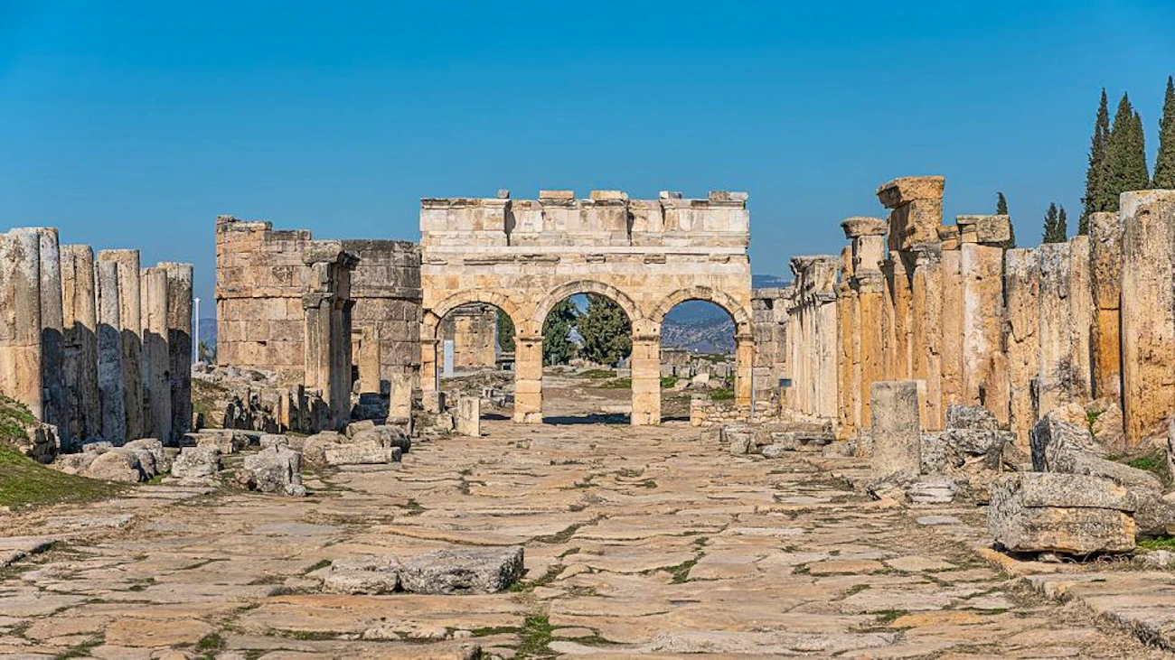 Pamukkale and Hierapolis Tour with Lunch From Antalya/Kemer  Price