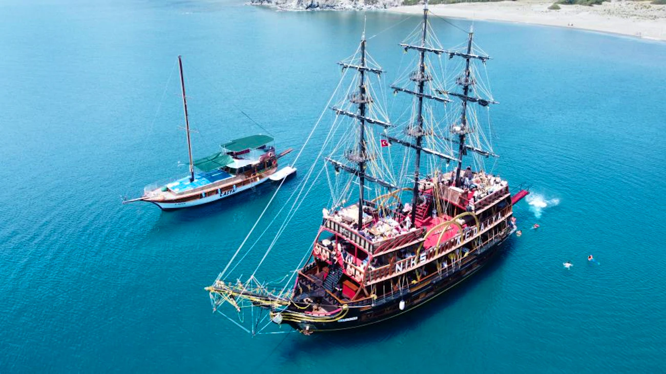Phaselis Pirate Boat Tour with Lunch from Antalya/Kemer Location
