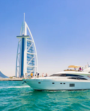 2 Hours Luxury Yacht Sharing Tour of Burj Al Arab Coastline with Live BBQ